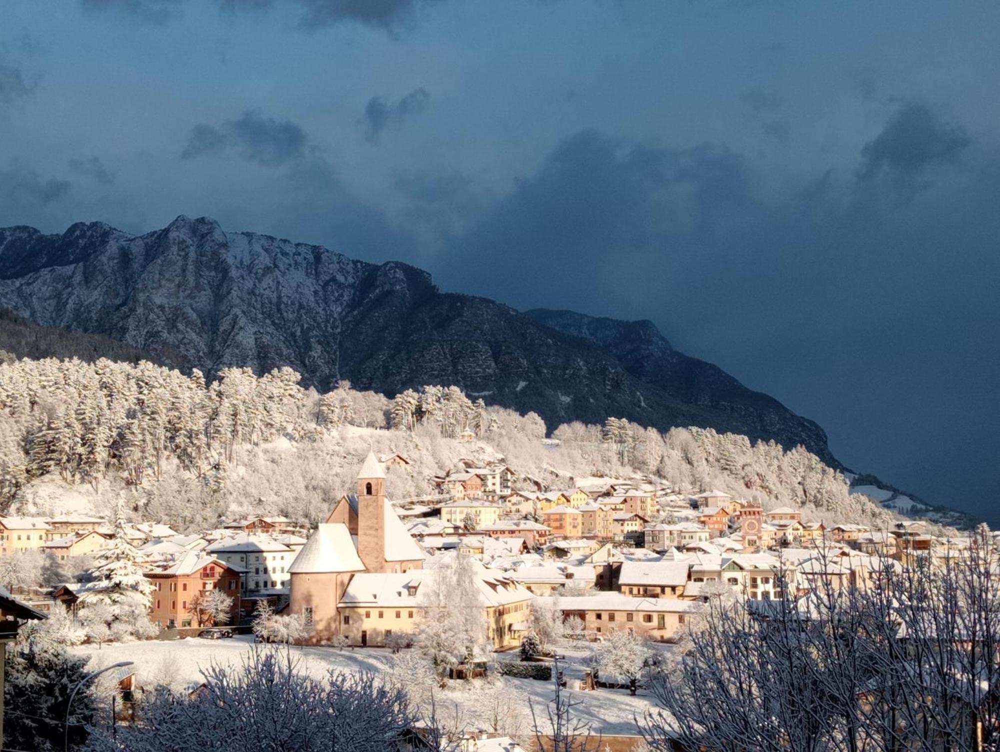 Apartamento Casa 4 Pioppi - Agenzia Dolomiti Affitti Cavalese Exterior foto