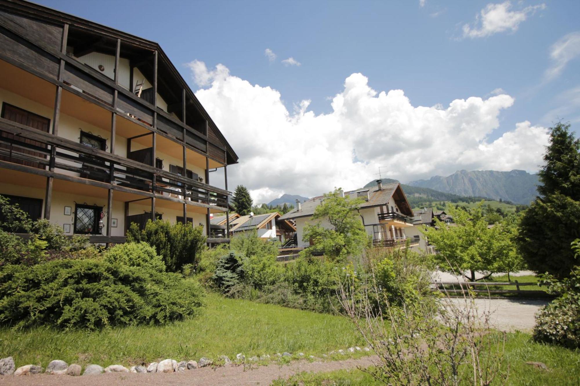 Apartamento Casa 4 Pioppi - Agenzia Dolomiti Affitti Cavalese Exterior foto